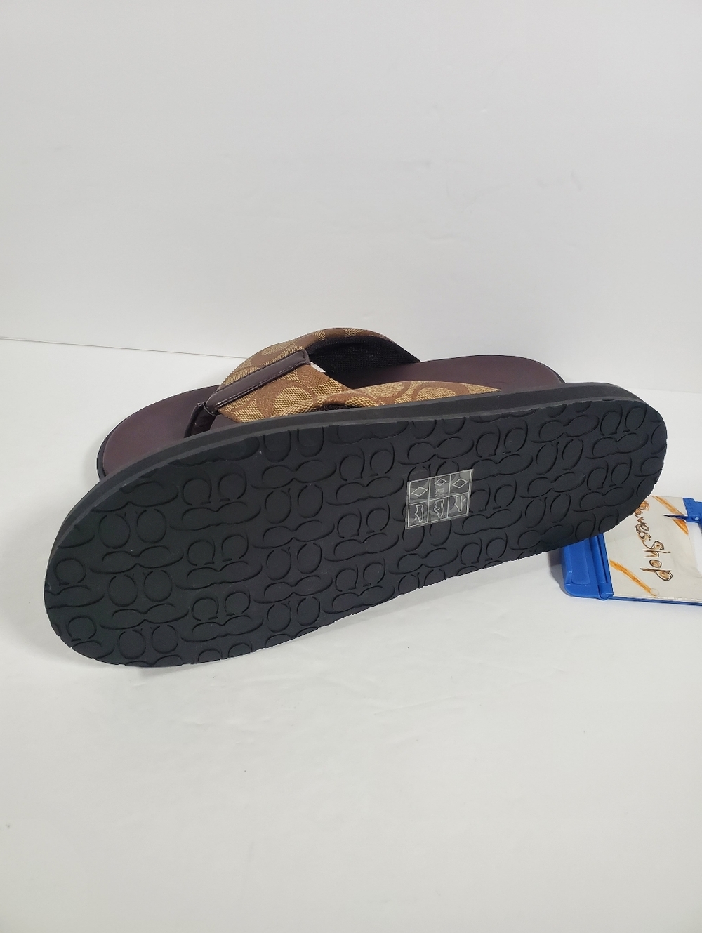 Coach Flip Flop In Signature Canvas NWT - Picture 3 of 7